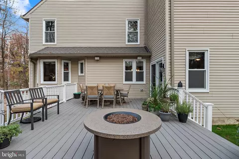 Exterior - 1677 Bayside Beach Rd, Pasadena, MD 21122 photo 8 of 17