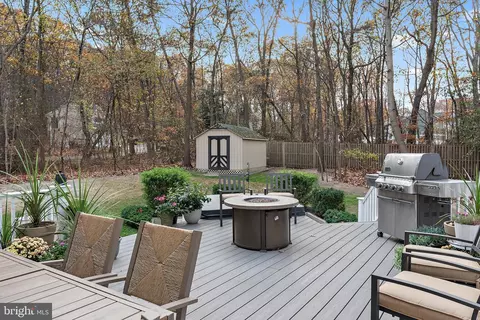 Exterior - 1677 Bayside Beach Rd, Pasadena, MD 21122 photo 12 of 17