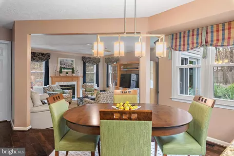 Dining - 1677 Bayside Beach Rd, Pasadena, MD 21122 photo 2 of 2