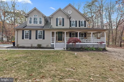 1677 Bayside Beach Rd, Pasadena, MD 21122