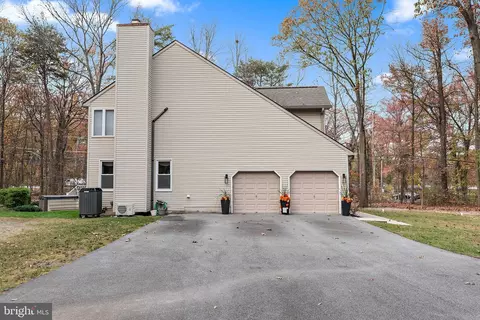Exterior - 1677 Bayside Beach Rd, Pasadena, MD 21122 photo 7 of 17