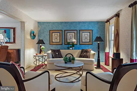 Living - 1677 Bayside Beach Rd, Pasadena, MD 21122 photo 4 of 4
