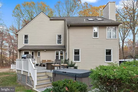 Exterior - 1677 Bayside Beach Rd, Pasadena, MD 21122 photo 3 of 17