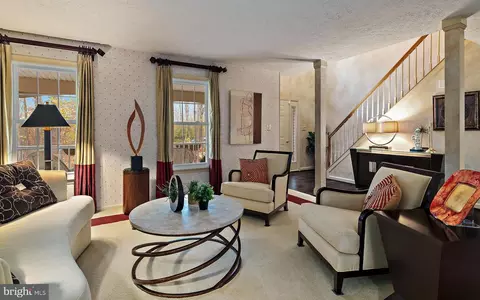 Living - 1677 Bayside Beach Rd, Pasadena, MD 21122 photo 1 of 4