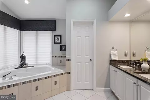 Bath - 1677 Bayside Beach Rd, Pasadena, MD 21122 photo 1 of 5