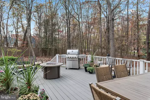 Exterior - 1677 Bayside Beach Rd, Pasadena, MD 21122 photo 9 of 17