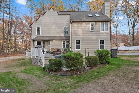 Exterior - 1677 Bayside Beach Rd, Pasadena, MD 21122 photo 2 of 17