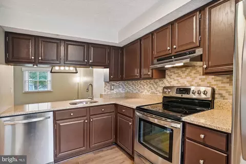 Kitchen - 3629 Handel Ct, Pasadena, MD 21122 photo 2 of 2