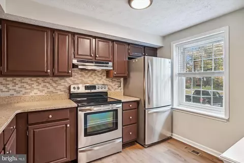 Kitchen - 3629 Handel Ct, Pasadena, MD 21122 photo 1 of 2