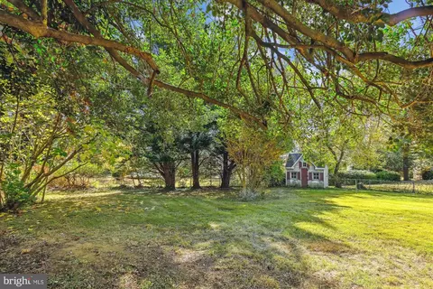 Exterior - 111 Boyd Dr, Annapolis, MD 21403 photo 8 of 18