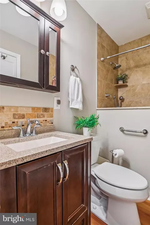 Bath - 111 Boyd Dr, Annapolis, MD 21403 photo 2 of 4