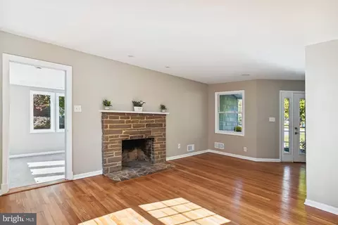 Living - 111 Boyd Dr, Annapolis, MD 21403 photo 4 of 9