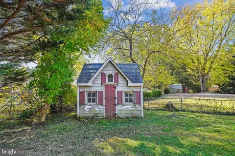 Exterior - 111 Boyd Dr, Annapolis, MD 21403 photo 9 of 18