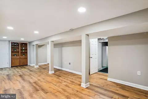 Entry Way - 111 Boyd Dr, Annapolis, MD 21403 photo 4 of 5