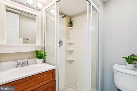 Bath - 111 Boyd Dr, Annapolis, MD 21403 photo 4 of 4