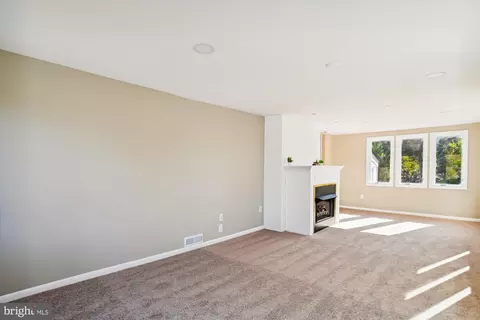 Living - 111 Boyd Dr, Annapolis, MD 21403 photo 7 of 9