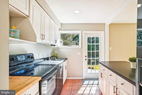 Kitchen - 111 Boyd Dr, Annapolis, MD 21403 photo 2 of 2