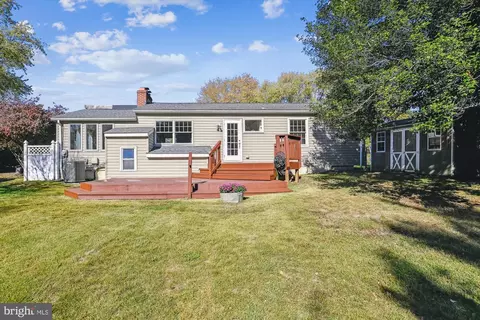 Exterior - 111 Boyd Dr, Annapolis, MD 21403 photo 4 of 18