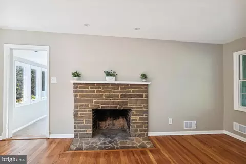 Living - 111 Boyd Dr, Annapolis, MD 21403 photo 5 of 9