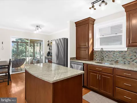 113 Granada Rd, Pasadena, MD 21122 photo 9