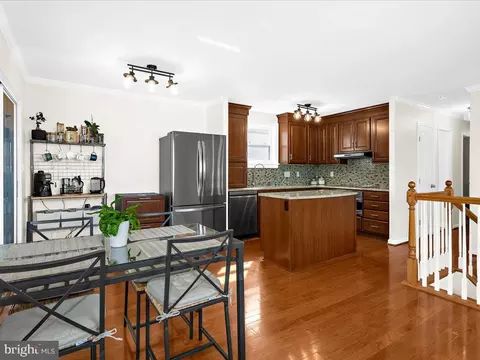 113 Granada Rd, Pasadena, MD 21122 photo 6