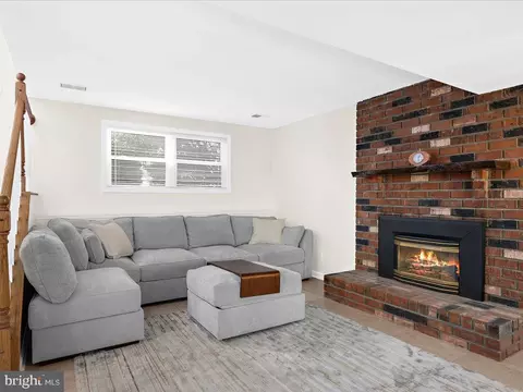 113 Granada Rd, Pasadena, MD 21122 photo 4