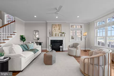 Living - 7019 Bay Front Dr, Annapolis, MD 21403 photo 2 of 4