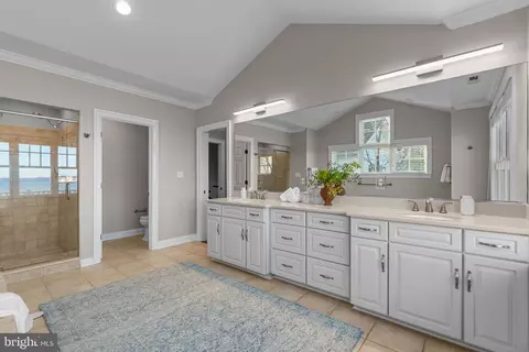 Bath - 7019 Bay Front Dr, Annapolis, MD 21403 photo 4 of 6