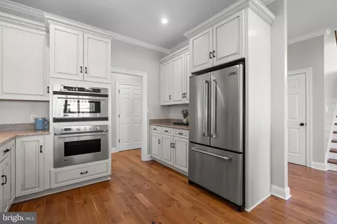 Kitchen - 7019 Bay Front Dr, Annapolis, MD 21403 photo 2 of 5
