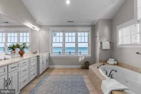 Bath - 7019 Bay Front Dr, Annapolis, MD 21403 photo 3 of 6