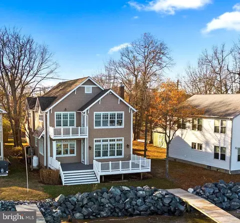 Exterior - 7019 Bay Front Dr, Annapolis, MD 21403 photo 1 of 9