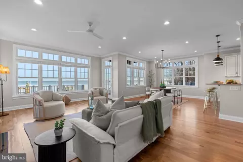 Living - 7019 Bay Front Dr, Annapolis, MD 21403 photo 4 of 4