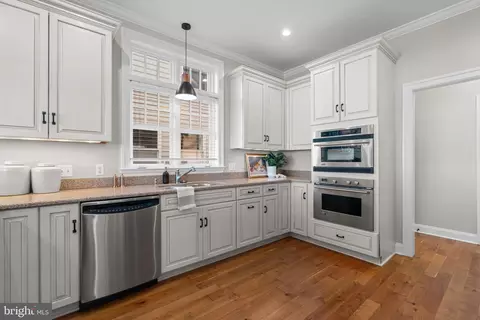 Kitchen - 7019 Bay Front Dr, Annapolis, MD 21403 photo 1 of 5