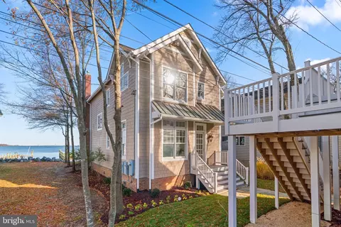 Exterior - 7019 Bay Front Dr, Annapolis, MD 21403 photo 4 of 9