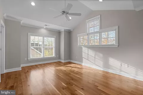 Bedroom - 7019 Bay Front Dr, Annapolis, MD 21403 photo 4 of 5