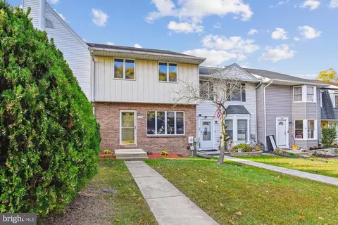 1113 Holmespun Dr, Pasadena, MD 21122