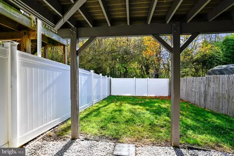 1113 Holmespun Dr, Pasadena, MD 21122 photo 5