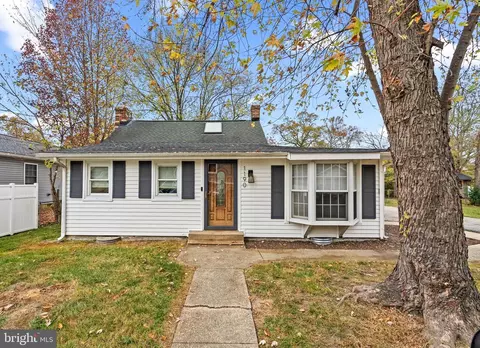 1190 Grove Ave, Shady Side, MD 20764