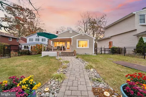 302 Riverside Dr, Pasadena, MD 21122 photo 1