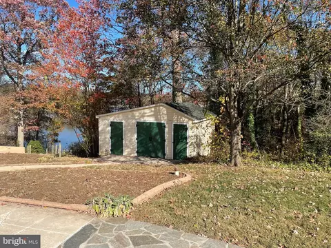 712 Powhatan Beach Rd E, Pasadena, MD 21122 photo 6