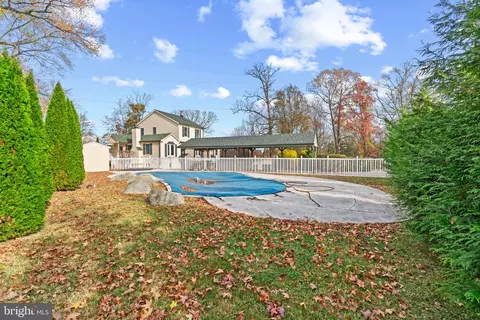 712 Powhatan Beach Rd E, Pasadena, MD 21122 photo 8