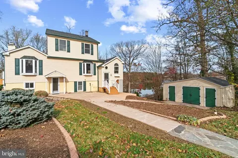 712 Powhatan Beach Rd E, Pasadena, MD 21122 photo 5