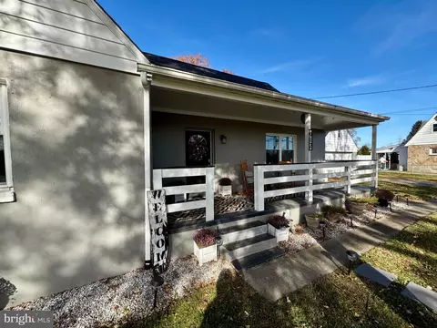 Exterior - 912 Hammonds, Baltimore, MD 21225 photo 3 of 5
