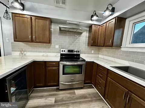 Kitchen - 912 Hammonds, Baltimore, MD 21225 photo 1 of 1