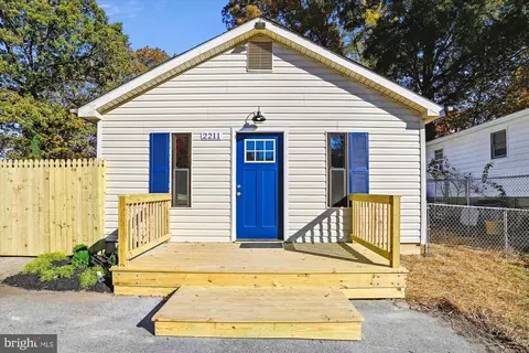 2211 Shore Dr, Edgewater, MD 21037