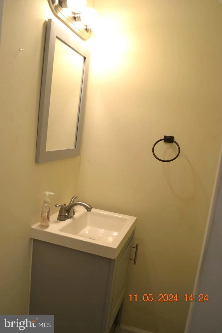 165 Seagull Dr, Pasadena, MD 21122 photo 12