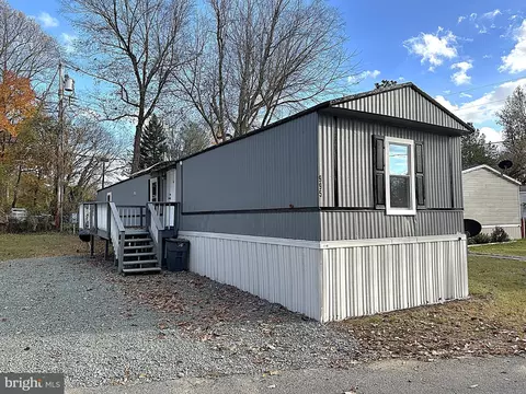 995 Jeanies Ct, Lothian, MD 20711