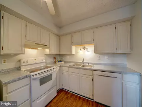 Kitchen - 8077 Croydon Way, Pasadena, MD 21122 photo 3 of 5