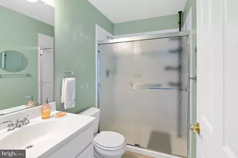 Bath - 709 Sonne Dr, Annapolis, MD 21401 photo 7 of 7