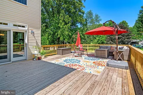 Exterior - 709 Sonne Dr, Annapolis, MD 21401 photo 4 of 7